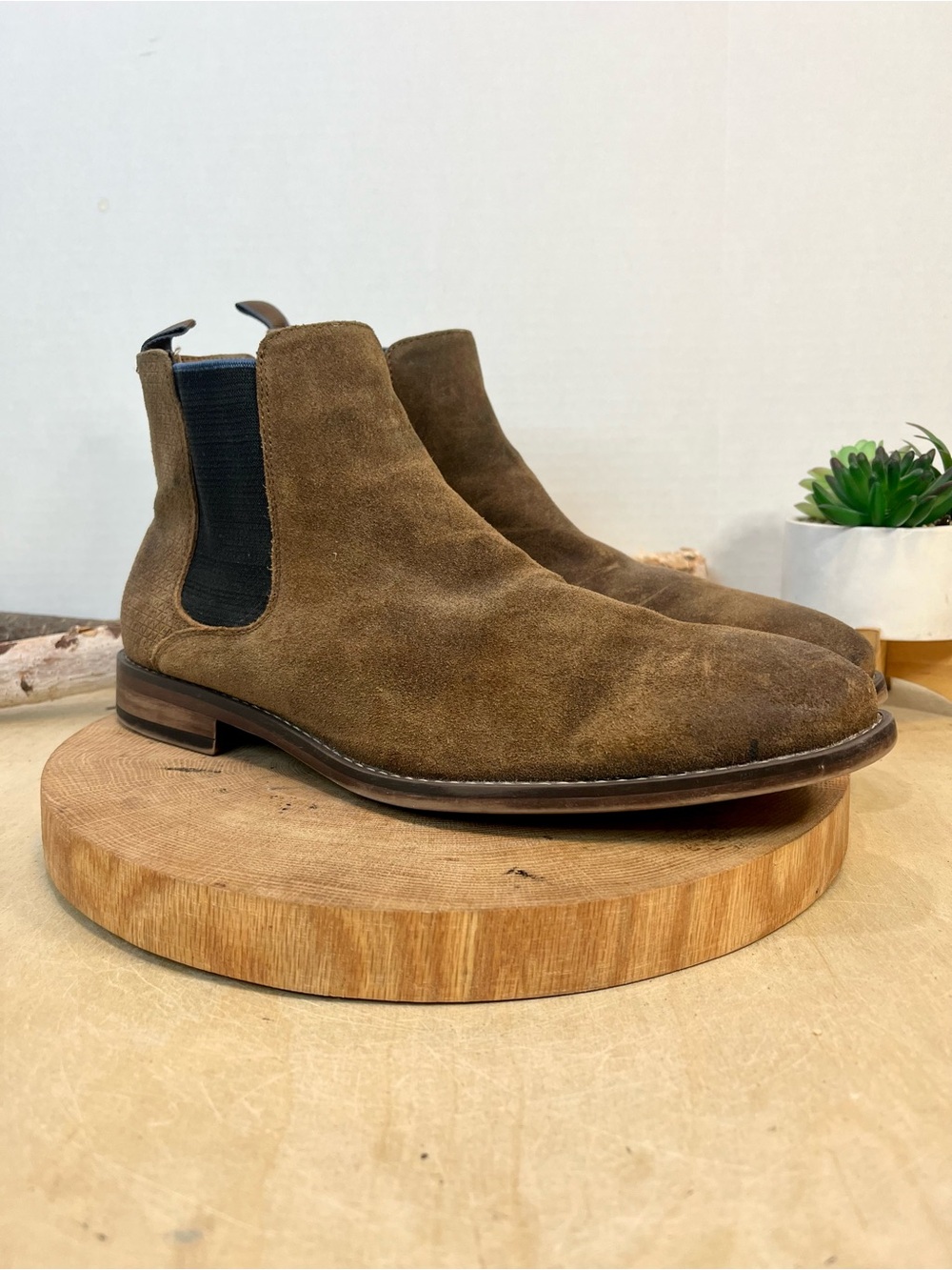 Aston Grey Abdulov Chelsea Boots in Brown Distressed Suded Size 11.5